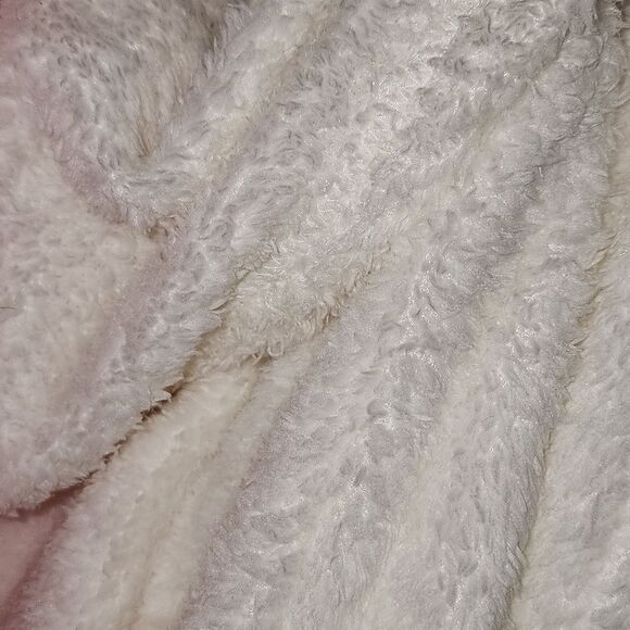 Oversize Sets Hoodie and Shorts 2 Piece Active Set Size XL (15-17) Winter White. - Picture 6 of 8